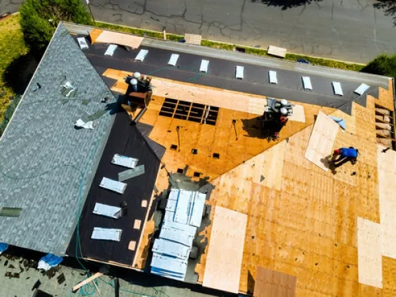 5 Critical Signs You Need a Roof Replacement Now 2 signs you need a roof replacement